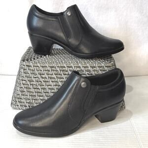 Clarks Women's Emily2 Reyna Black Leather Side Zip Shoes Size 9
